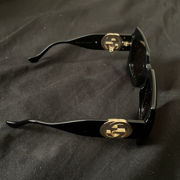 Pair of Gucci Sunglasses. Originally bought without the chain. - Picture 2 of 7